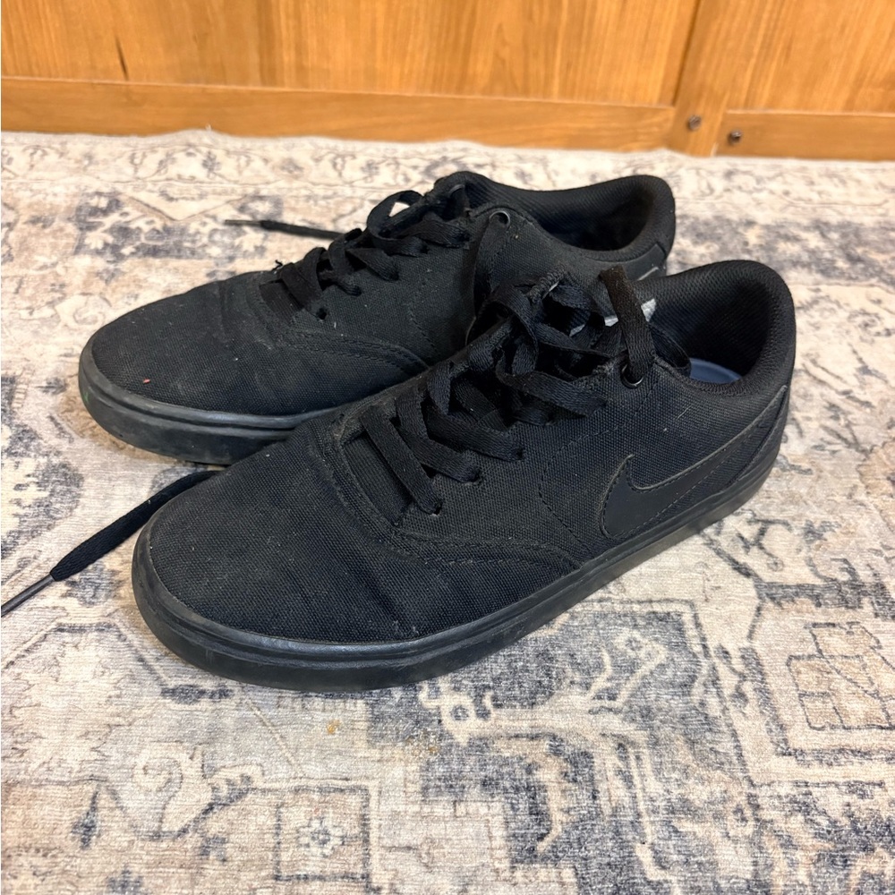 Nike Black Women's Sneakers